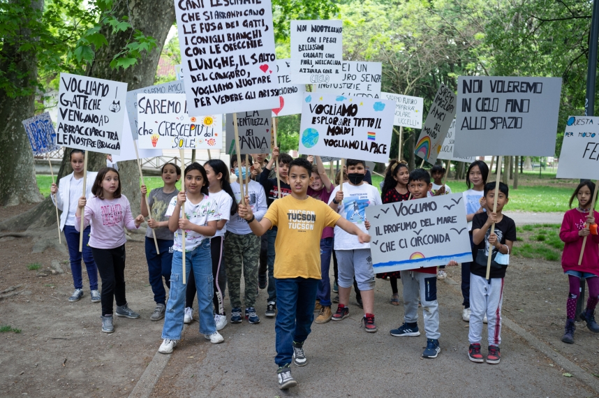 https://www.francescamarconi.com/files/gimgs/th-95_DSCF4024manifestoalfuturo_trotter.jpg